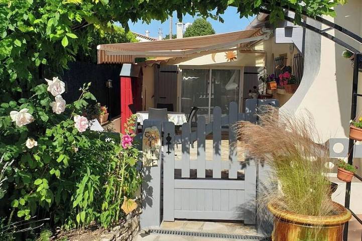 Gîte pour 2 personnes, avec piscine et terrasse à Cruis - 3