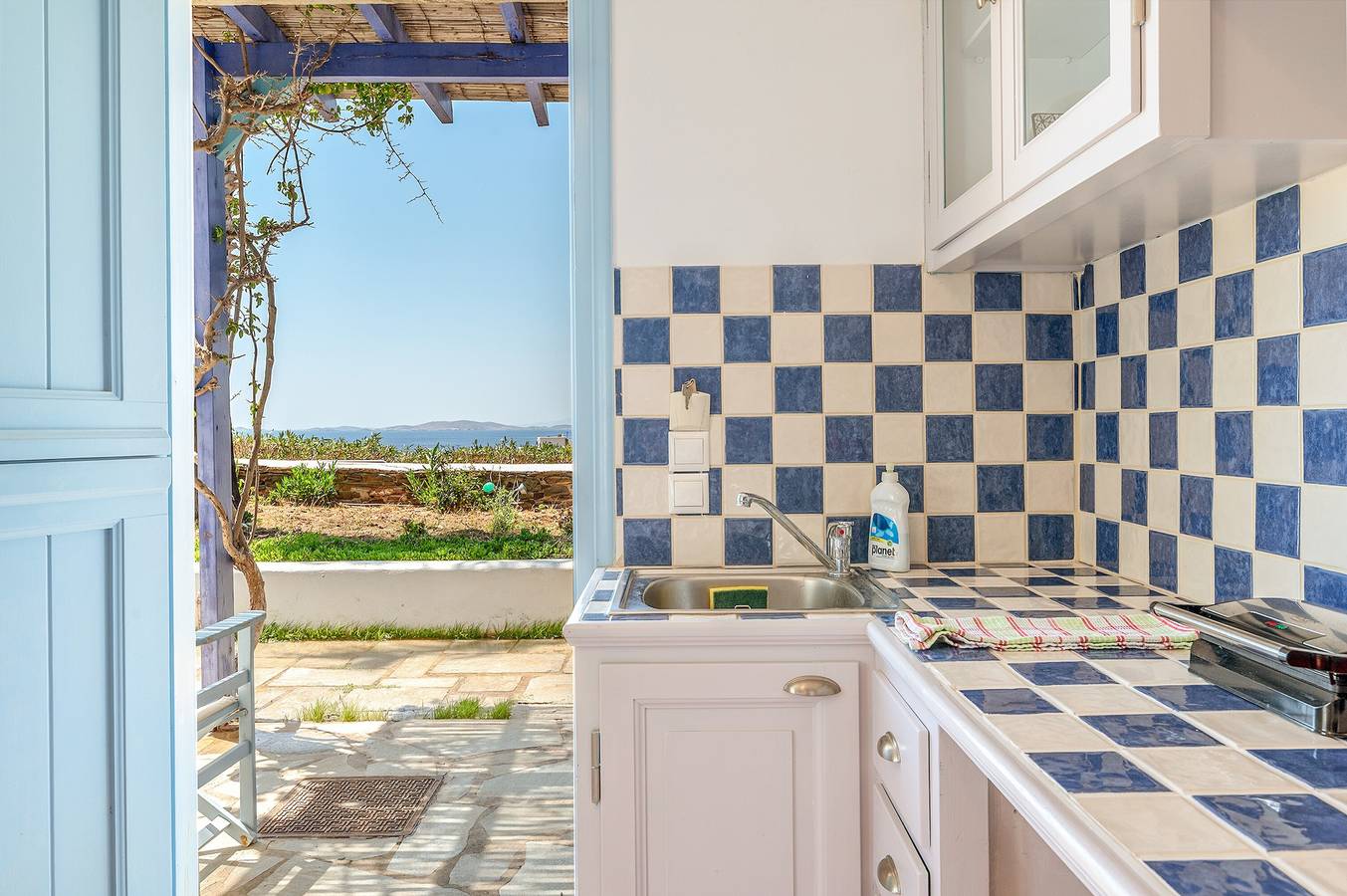 Appartement entier, Appartement '7' avec vue sur la mer, Wi-Fi et climatisation in Tinos