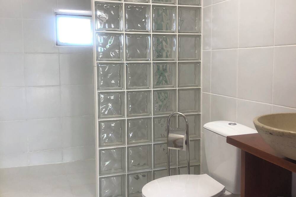 Charmante propriété individuelle de 2 chambres nr Brantôme avec piscine chauffée in Grand-Brassac, Périgord Vert