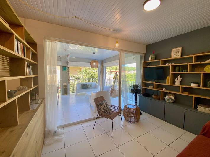 Entire apartment, La Maison Bleue - Sainte-Anne in Sainte-Anne, Martinique