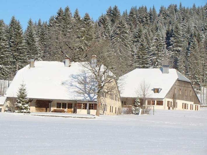 Gîte pour 10 personnes, avec jardin et vue dans Les Hôpitaux-Vieux - 4