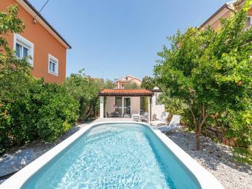 Ferienhaus mit Meerblick für 3 Personen, mit Pool und Garten sowie Balkon in Istrien