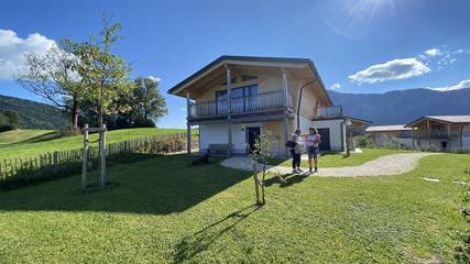 Ferienhaus für 6 Personen, mit Garten und Sauna sowie Balkon und Pool im Chiemgau