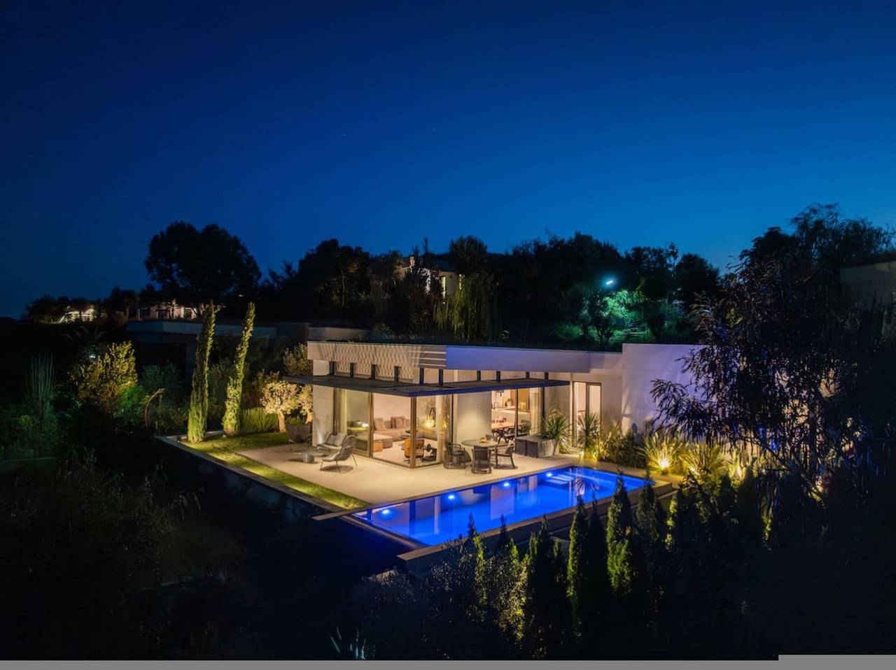 Villa Gaïa | Luxury 3Br with Sauna and Pool in Ishëm, Albanië