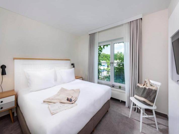 Ferienwohnung für 6 Personen, mit Pool und Whirlpool sowie Terrasse, mit Haustier in Rheinsberg - 4