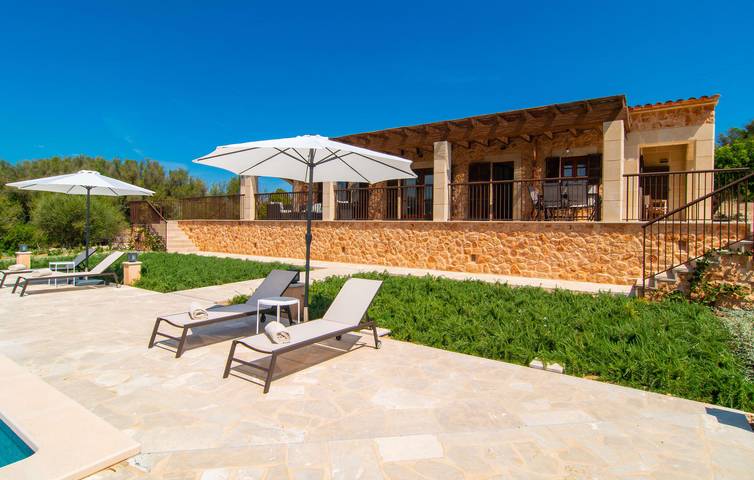 Modernes Apartment mit Terrasse, Pool und Grill in der Nähe von Artà in Artà, Mallorca Osten