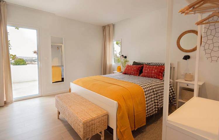 Apartamento de vacaciones para 3 personas, con vistas además de jardín y terraza - 1