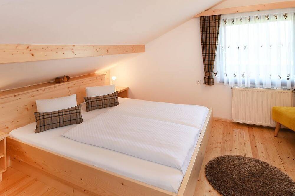 Einzelzimmer, Bad, Wc - Pension Fischinger in Feldkirchen in Kärnten, Bezirk Feldkirchen