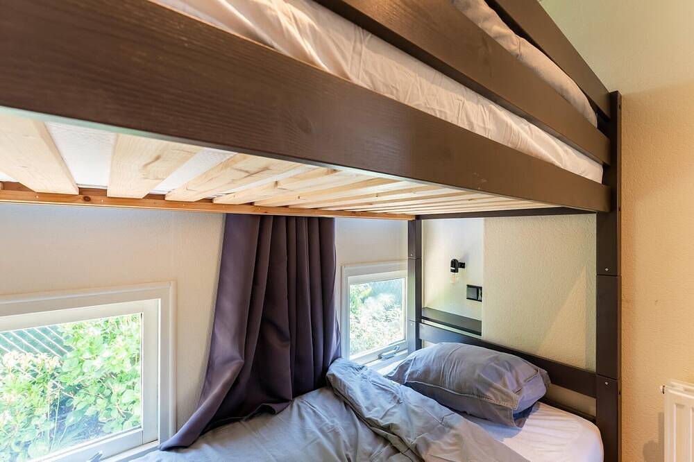 Serene Forest Stay with Comfort in North Brabant