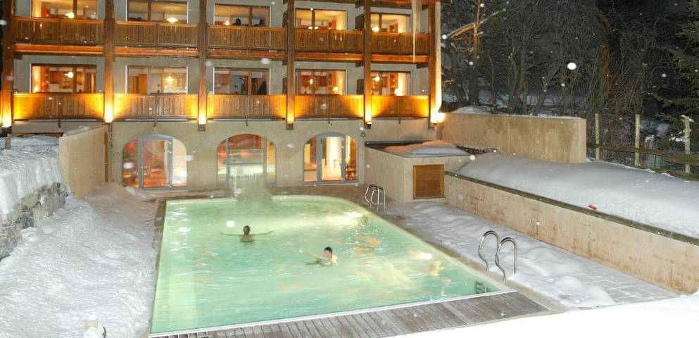 Hôtel pour 2 personnes, avec sauna et piscine ainsi que jardin et jacuzzi