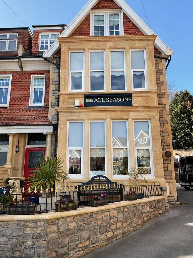 B&b for 2 people, with view and garden as well as terrace in Weston-Super-Mare