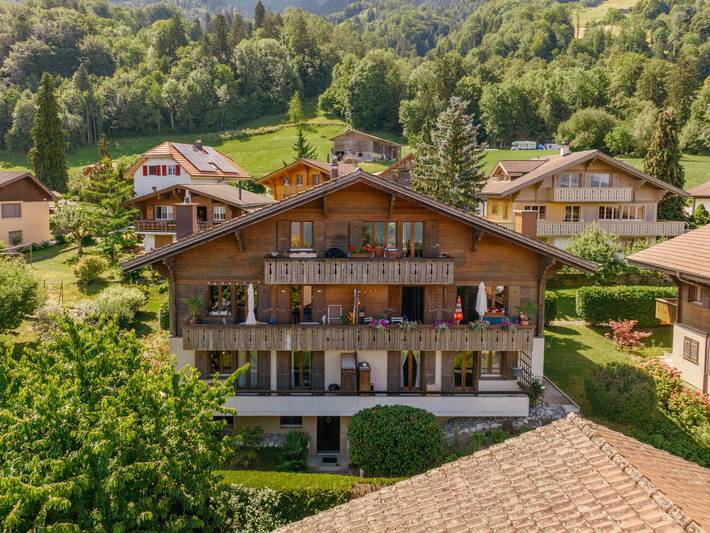Ferienwohnung für 2 Personen, mit Balkon und Terrasse sowie Garten und Ausblick am Thunersee