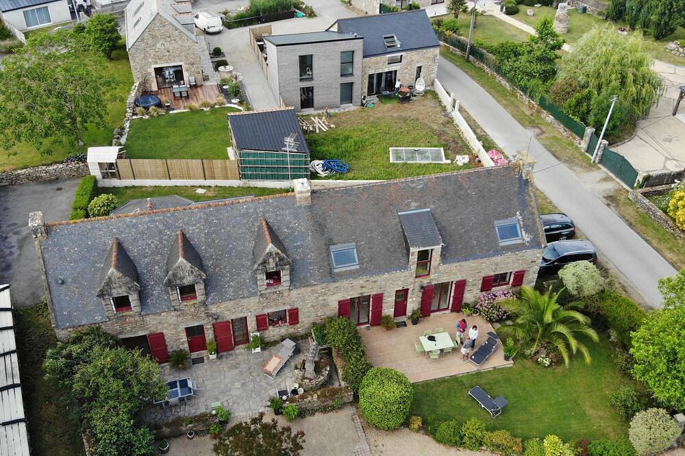 Mansión - Brech in Brech, Côte des Mégalithes