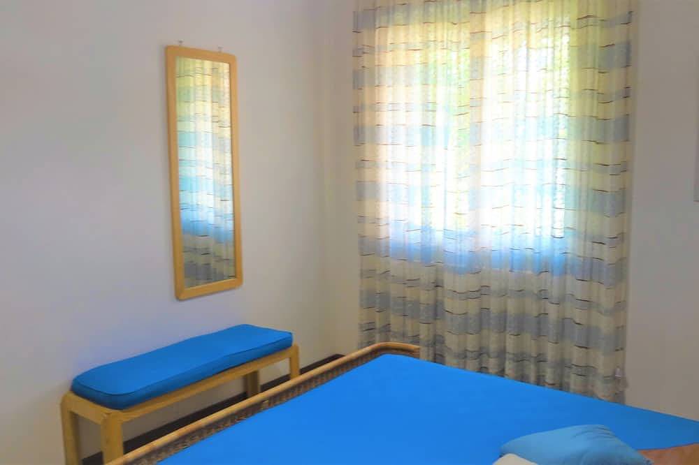 Ganze Wohnung, Im Grünen zwischen den Cinque Terre und dem Tigullio, 1 km vom Zentrum von Deiva Marina entfernt in Deiva Marina, Riviera di Levante