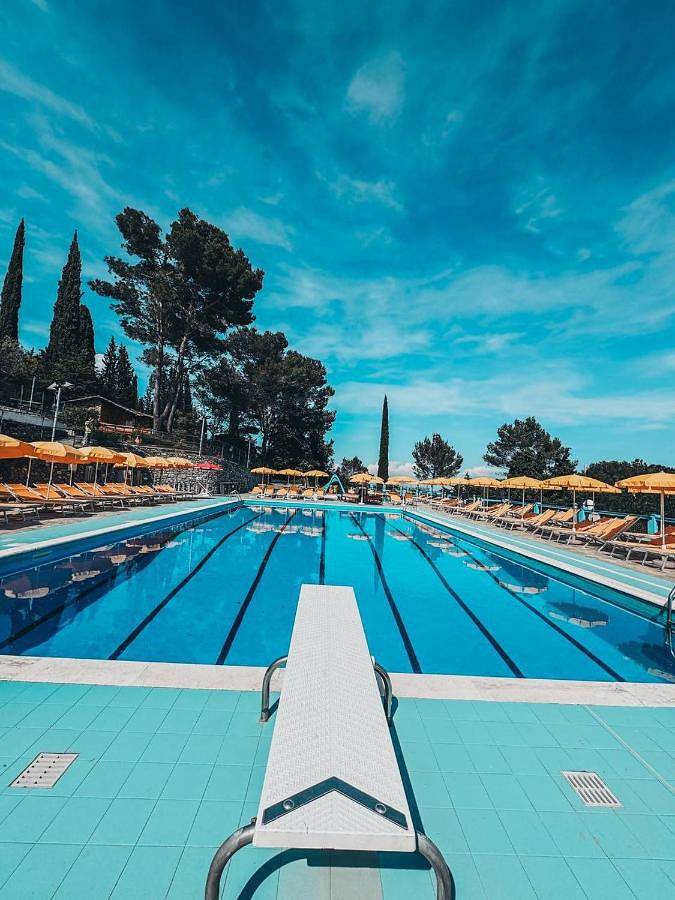 Location de vacances pour 5 personnes, avec Terrasse et Jacuzzi ainsi que Jardin et Bassin pour enfant à Villanova d'Albenga