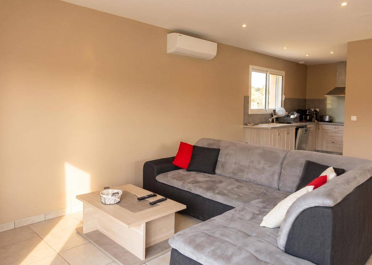 Villa avec piscine et vue sur la montagne in Gras, Privas (arrondissement)