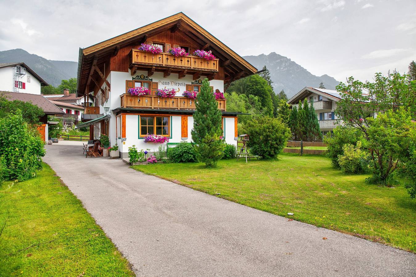 Ganze Wohnung, Ferienwohnung 'Waxenstein' mit Bergblick, Balkon und Wlan in Grainau, Eibsee