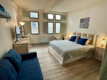 Gîte pour 2 personnes, avec terrasse dans Place aux Herbes