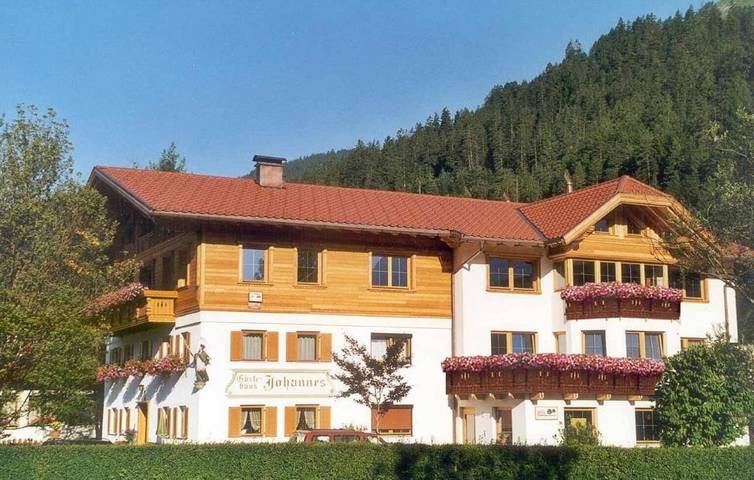 Ferienhaus für 4 Personen, mit Balkon und Garten sowie Sauna und Ausblick