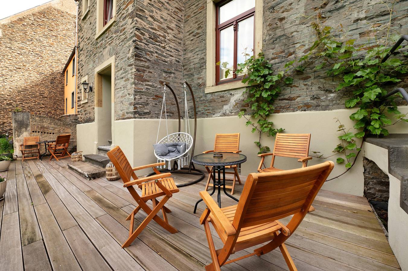 Entire apartment, Apartment 'Alte Stadtvilla Am Weinberg 6' with Shared Garden and Wi-Fi in Traben-Trarbach, Bernkastel-Kues region