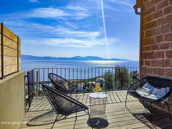 Gîte pour 6 personnes, avec Terrasse ainsi que Jardin et Vue