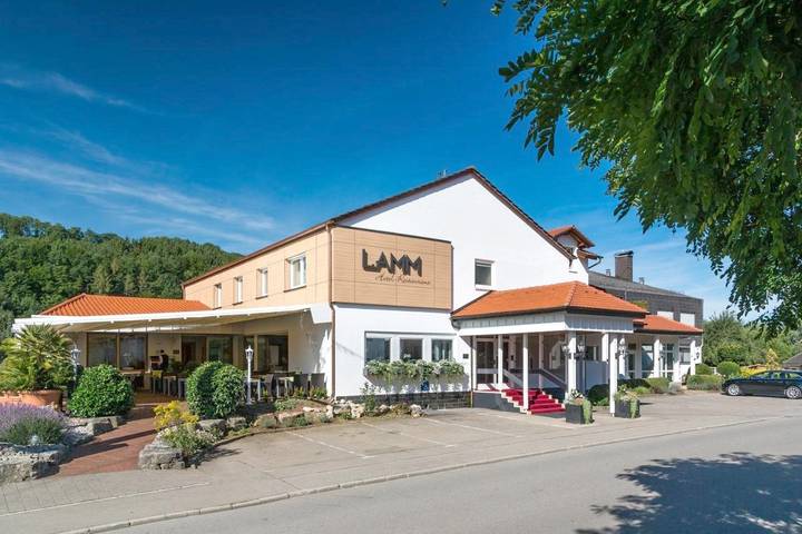 Hotel für 2 Personen, mit Terrasse und Garten sowie Ausblick in Hechingen