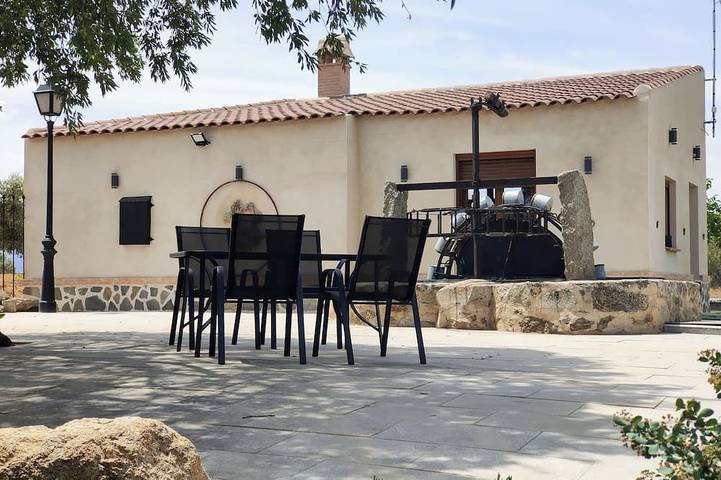 Finca Santa Lucía Lodging in Mazarambroz, Toledo Provinz