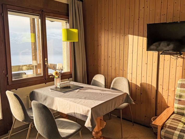 Ferienwohnung für 2 Personen, mit Balkon und Terrasse sowie Garten und Ausblick am Vierwaldstättersee - 4