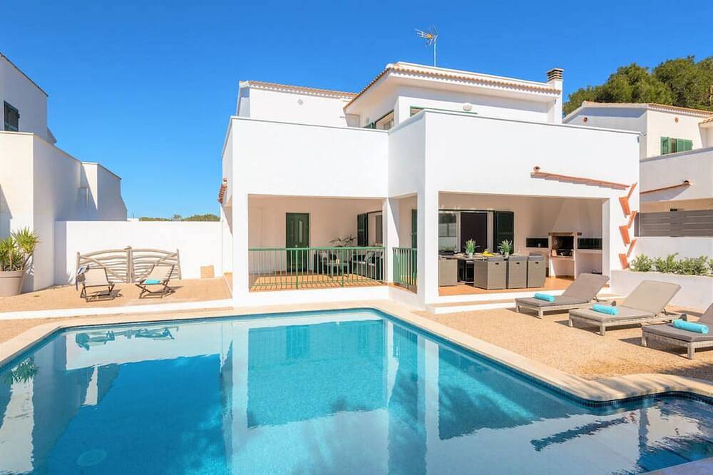 Villa La Calma - beach,private Pool, free Ac&Wifi in Coves Noves, Es Mercadal