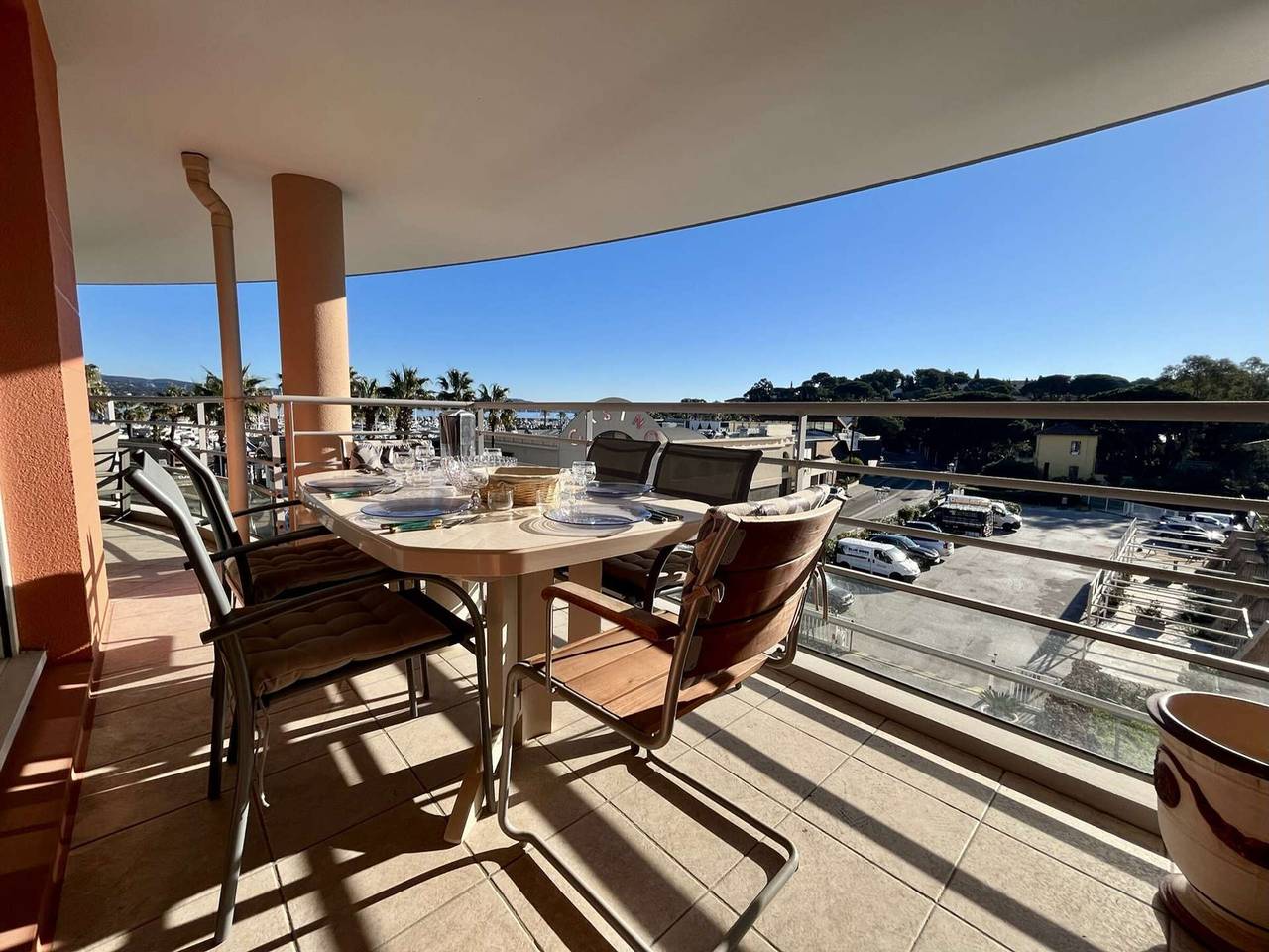 Appartement entier, Cavalaire: Spacieux T4, 2 Terrasses, Clim, Parking, Animaux Acceptés in Cavalaire-sur-Mer, Parc national de Port-Cros