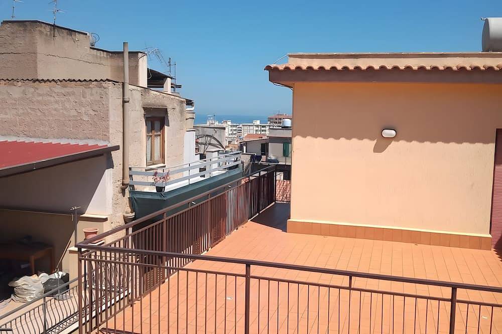 Apartamento entero, Apartamento 'Rosalbita' con balcón y aire acondicionado in Bagheria, Provincia de Palermo