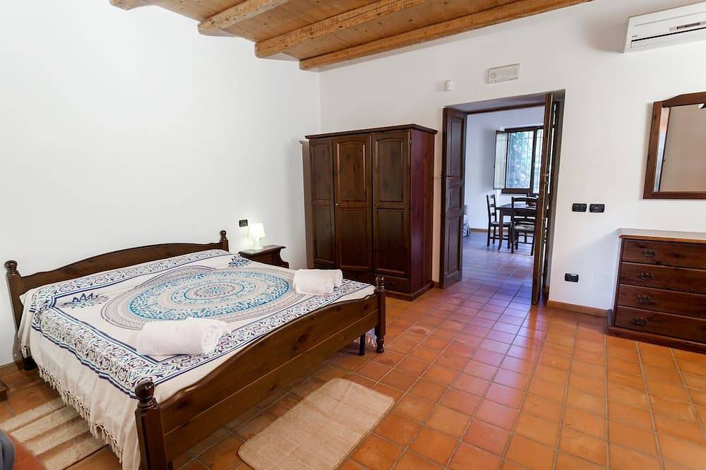 Agriturismo Mit Pool Im Grün Auf Den Hügeln Von Capo D'Orlando in Mirto, Monti Nebrodi