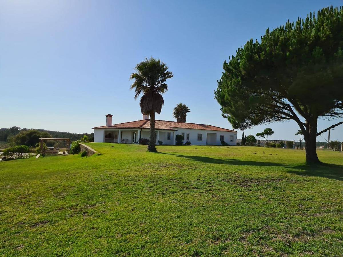 Four-Bedroom House in Rogil, Parque Natural do Sudoeste Alentejano e Costa Vicentina