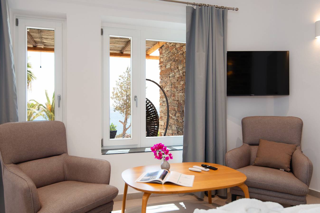 White & Black Suites – Suite Zwei in Platis Gialos Sifnos, Sifnos