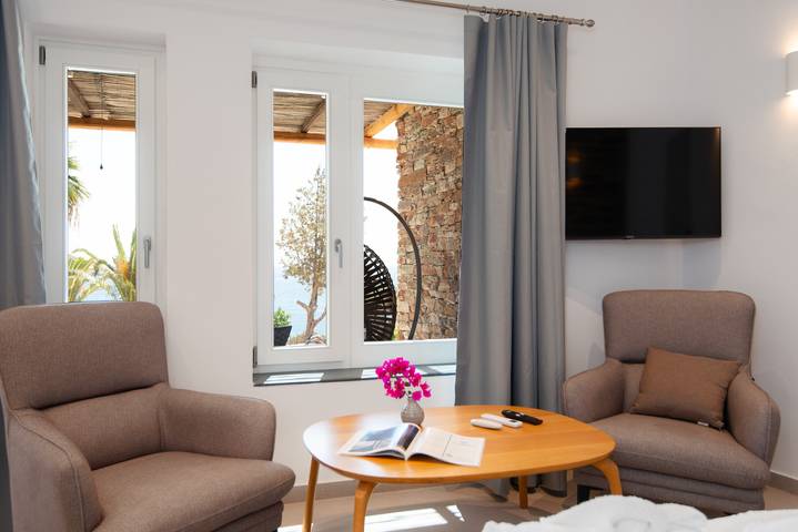 White & Black Suites – Suite Zwei in Platis Gialos Sifnos, Sifnos