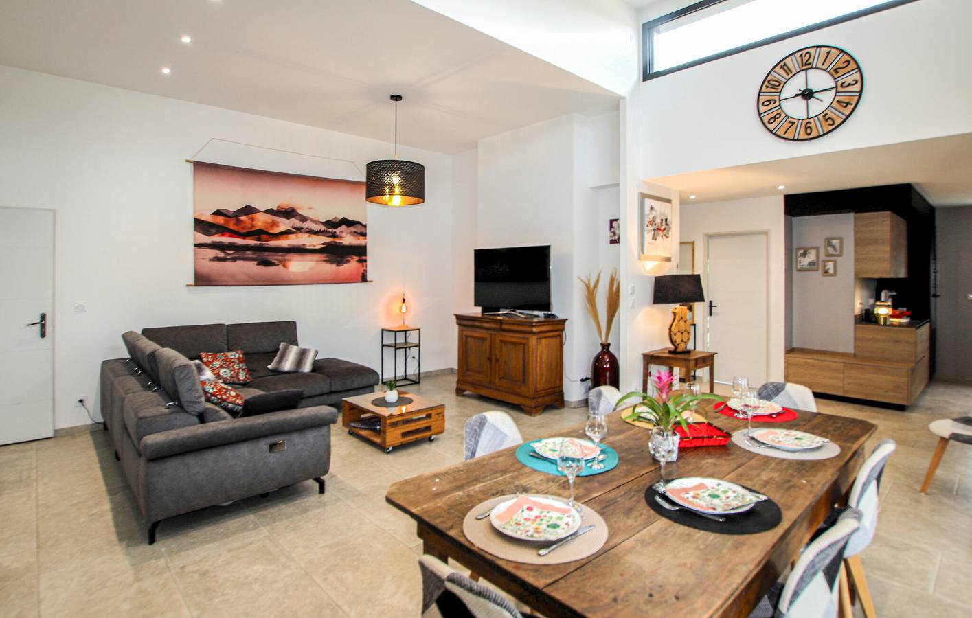 Gemütliche Ferienwohnung mit Pool, Kamin und Parkplatz, 900 m von Montboucher-sur-Jabron entfernt in Montboucher-sur-Jabron, Nyons und Umgebung