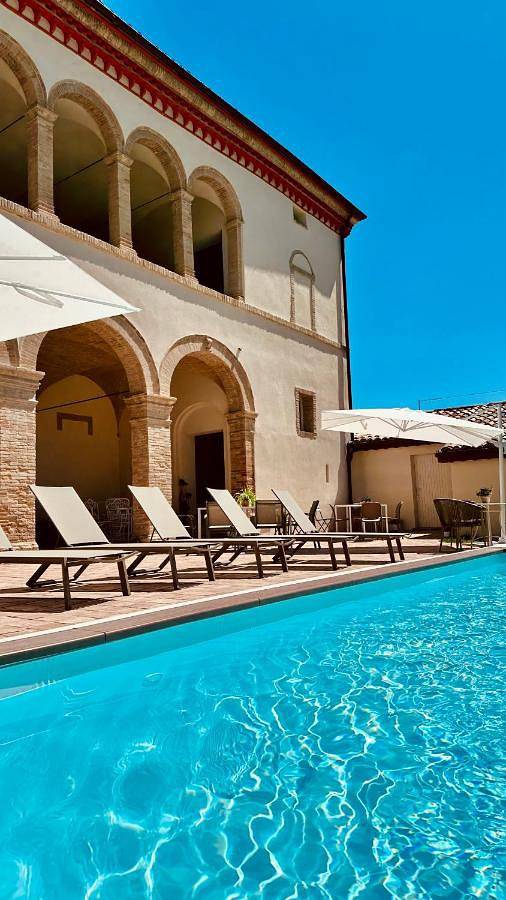 Alloggio in famiglia per 4 persone, con panorama e terrazza nonché piscina e giardino - 1