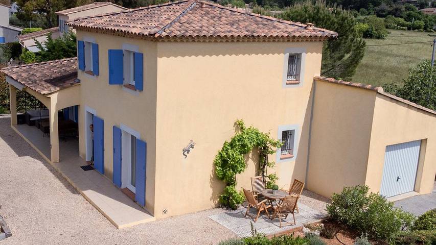 Maison de vacances pour 2 personnes, avec jardin ainsi que terrasse et piscine à Aups