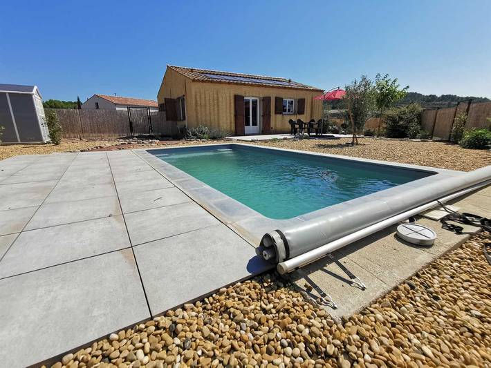 Gîte pour 4 personnes, avec jardin et piscine