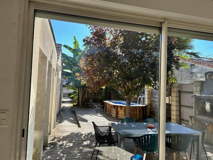 Location de vacances pour 7 personnes, avec jardin et piscine à Lormont - 3