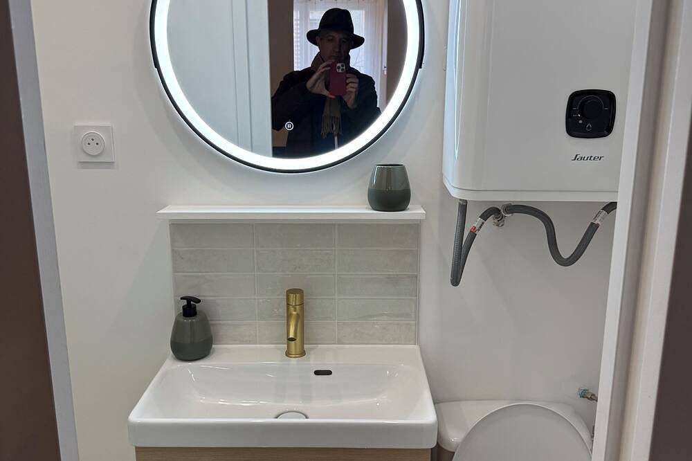 Entire apartment, Modern apartment 15 minutes from Paris by Rer C in a friendly neighborhood of Ivry in Ivry-sur-Seine, Val-de-Marne