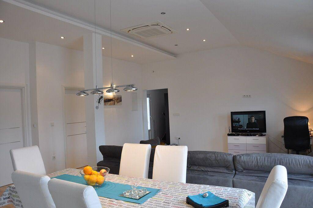 Apartamento vacacional entero, Holiday flat "Sanset" with view of the water in Lopar, Rab
