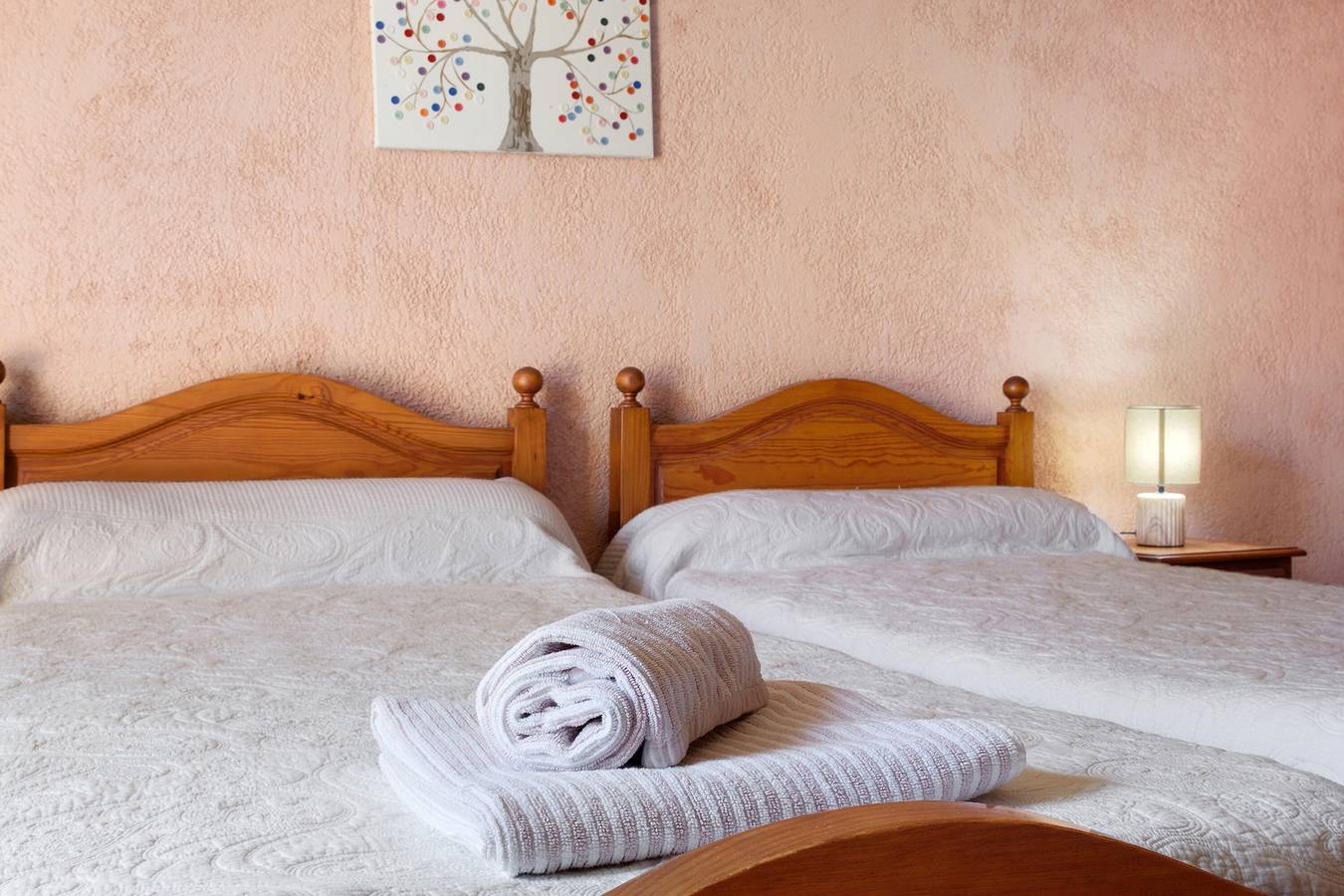 Gastenkamer 'La Ferme De La Croix D’allon' met gedeeld zwembad, tuin en wifi in Sarlat-la-Canéda, Périgord Noir