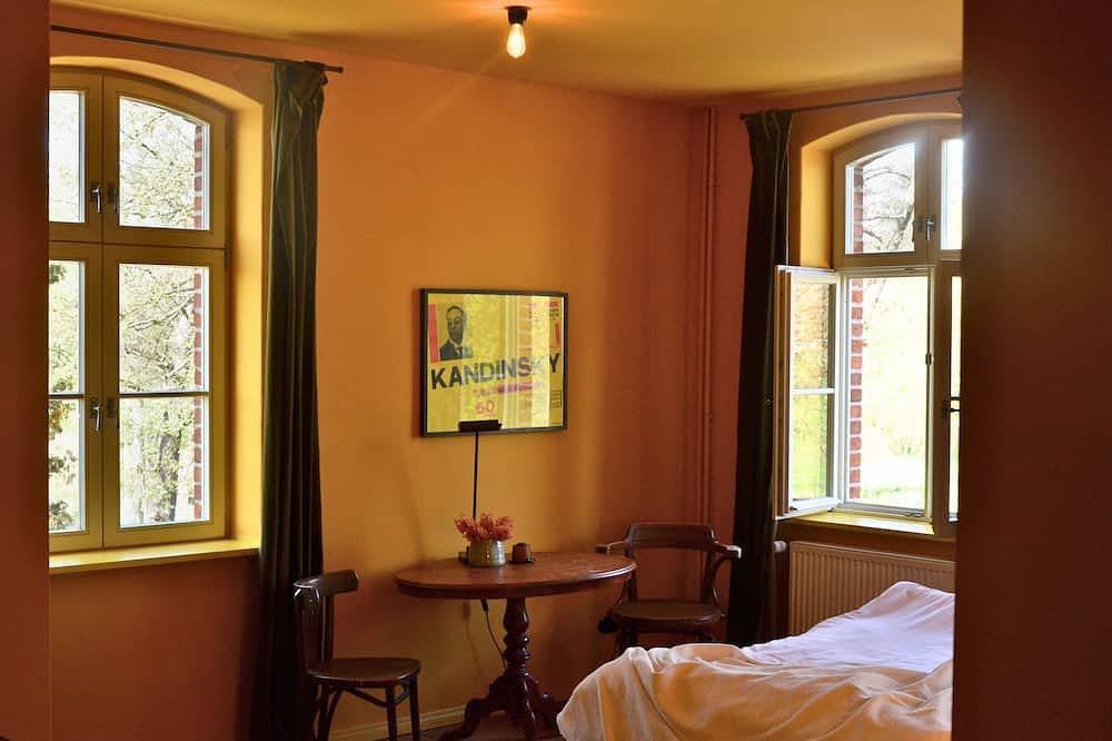 Doppelzimmer im Gasthaus am Finowkanal (ehemalige Schule von 1875). in Zerpenschleuse, Wandlitz