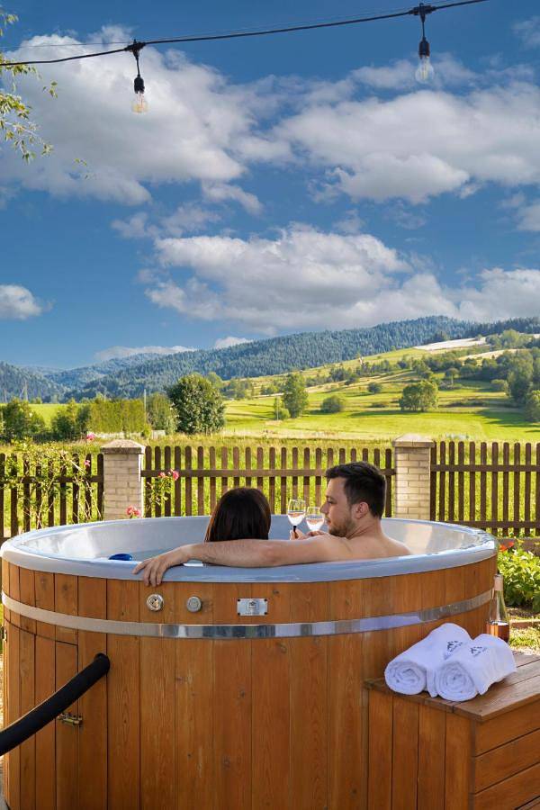 Ośrodek wypoczynkowy dla 2 osób, z Taras i Jacuzzi oraz Ogród i Sauna w Polska