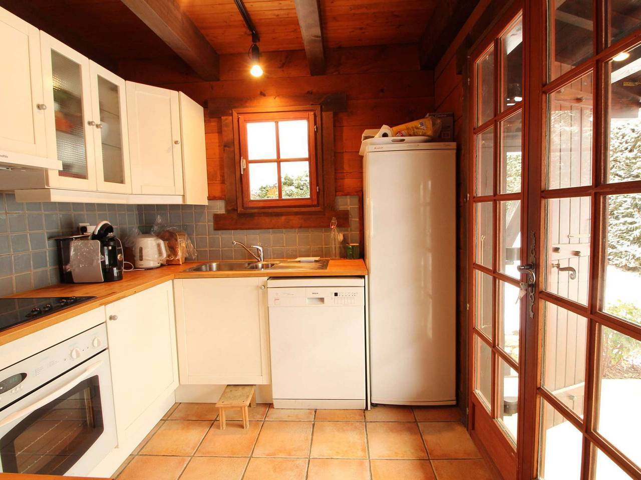 Chalet 4 chambres sur pistes débutants avec balcon et parking, à 350m des commerces in Les Carroz, Arâches-la-Frasse