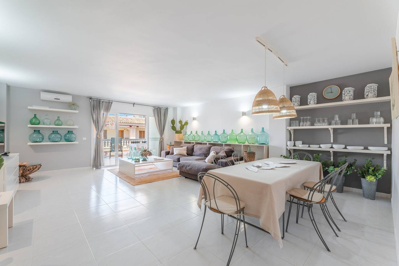 Ganze Wohnung, Haustierfreundliche Ferienwohnung 'Villa Marina 34' mit Meerblick, Balkon und Wlan in Playa d'es Port, Ses Salines