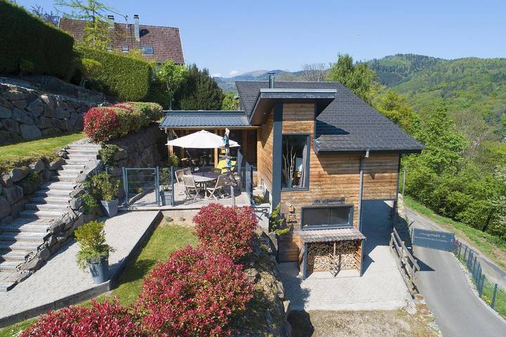 Location de vacances pour 4 personnes, avec Balcon et Terrasse ainsi que Jardin et Vue à Luttenbach-près-Munster