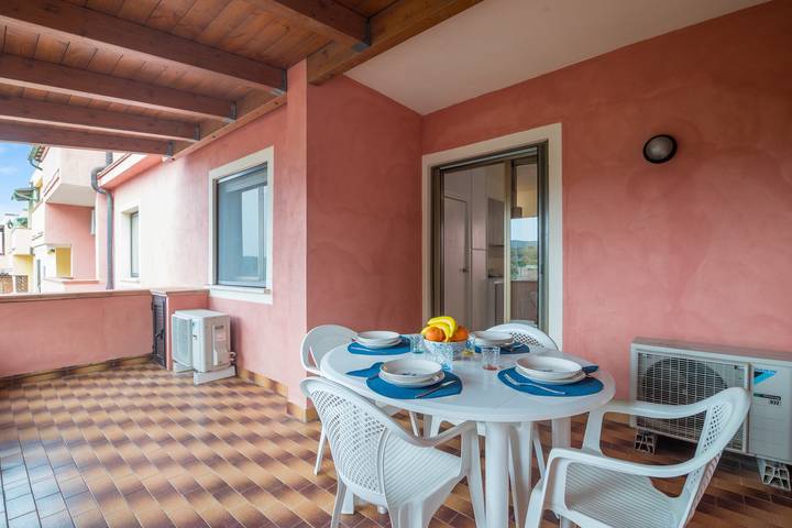 Vakantiewoning voor 4 personen, met uitzicht op zee en balkon, kindvriendelijk aan de Costa Smeralda