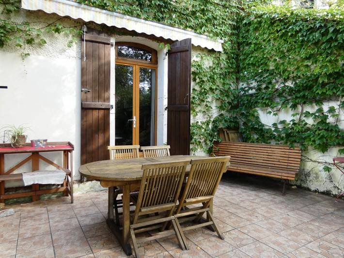 Gîte pour 6 personnes, avec Terrasse et Jardin ainsi que Piscine et Vue